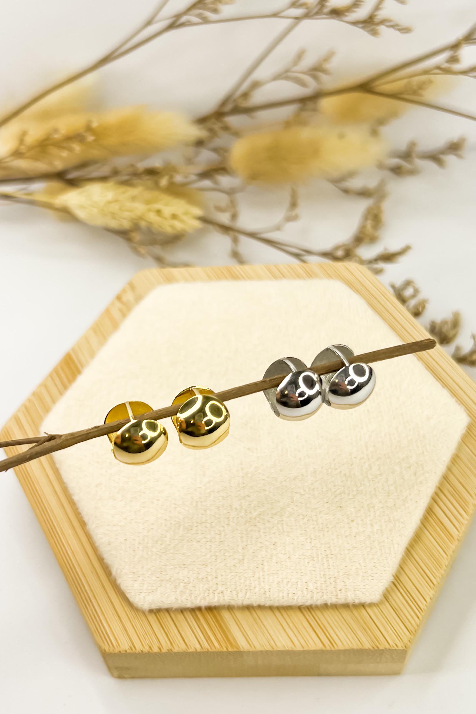 18K Solid Gold Chunky Huggies - Unique - Au750 - Yellow Gold - Bestseller Gift - Christmas Gift - Gift for Her - Birthday Gift