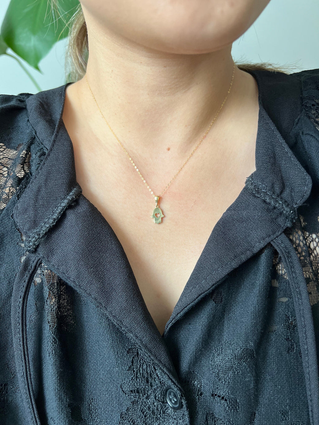 18K Solid Gold Hamsa Hand Pendant, Minimalist Spiritual Charm, Gift for Her