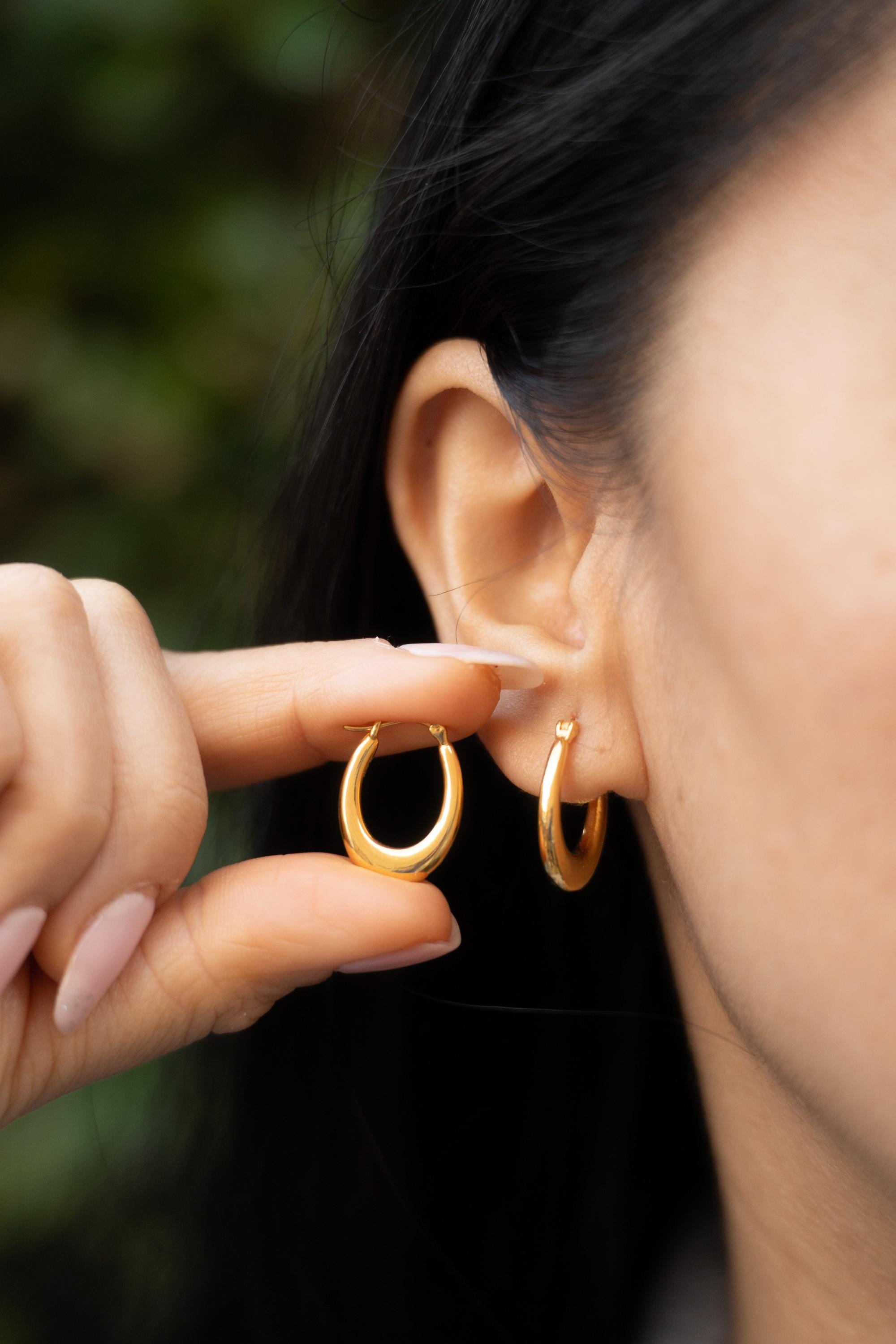 18K Solid Gold Oval Hoop Earrings, Minimalist Gold Loop Earrings, Dainty Everyday Jewelry, Lightweight Oval Hoops, Gift for Her