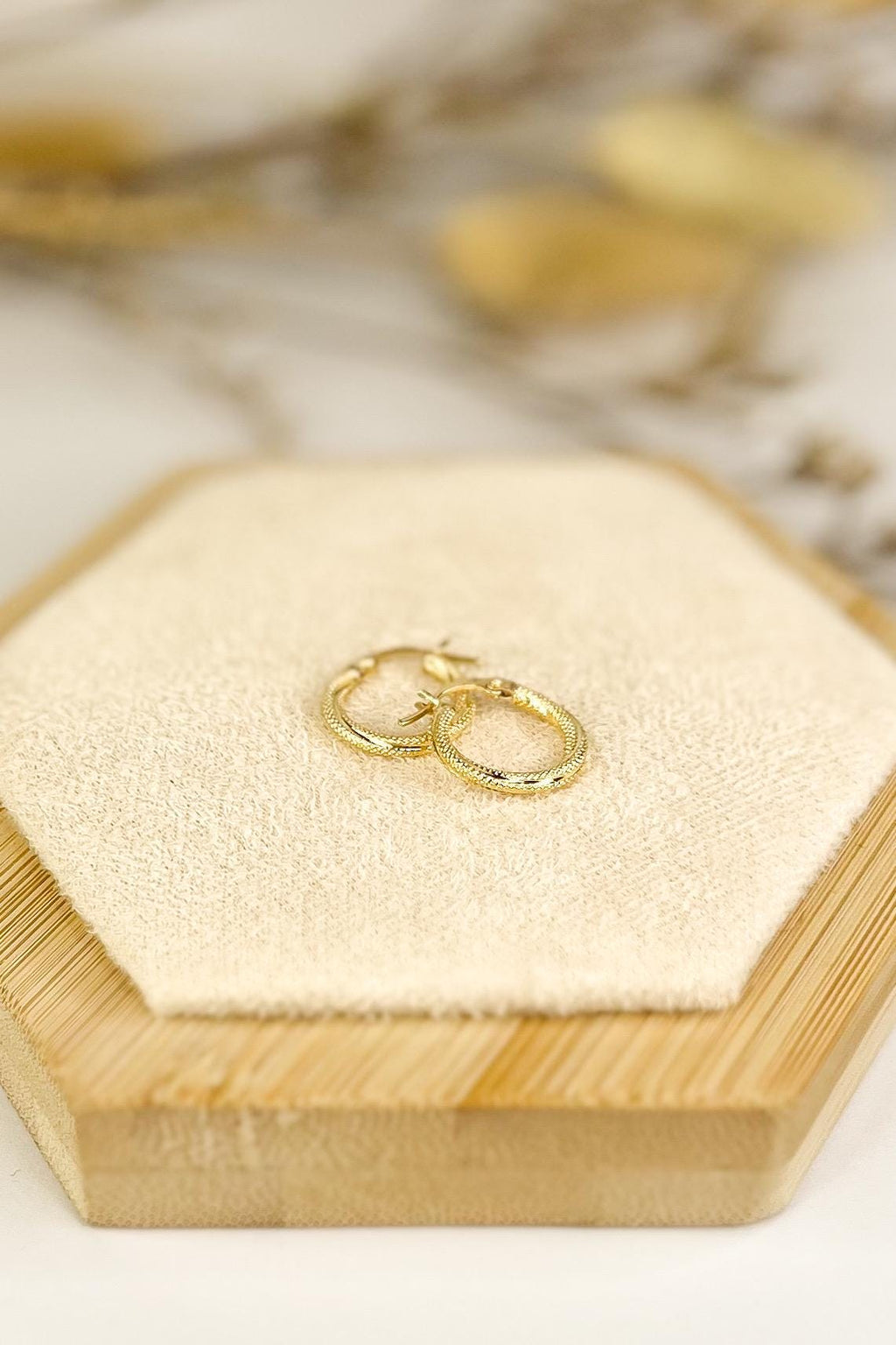 18K Solid Gold Hoop Earrings 15mm twist, Dainty Minimalist Gold Hoops, Small Everyday Earrings, Lightweight Statement Jewelry, Gift for Her