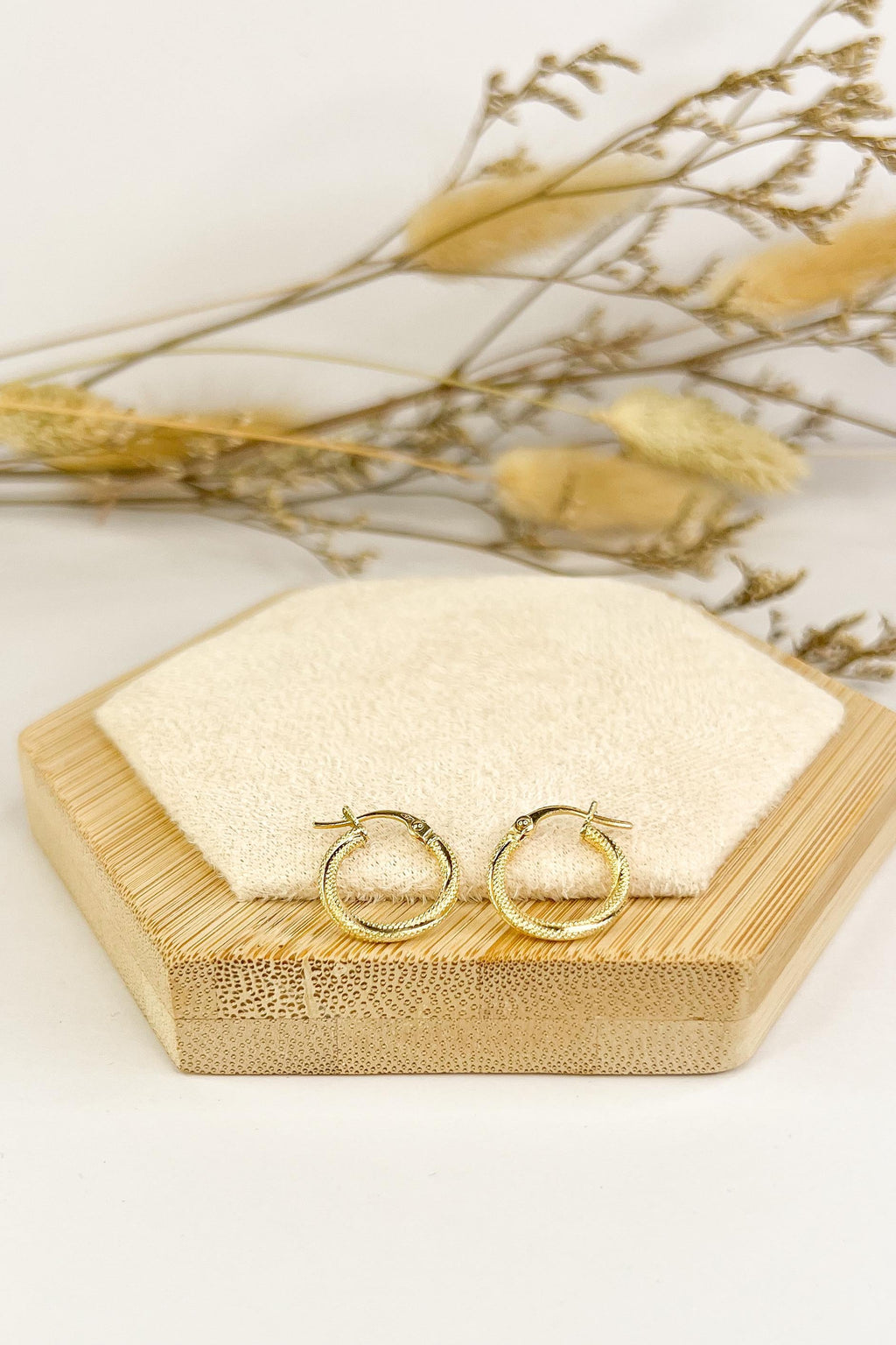 18K Solid Gold Hoop Earrings 15mm twist, Dainty Minimalist Gold Hoops, Small Everyday Earrings, Lightweight Statement Jewelry, Gift for Her