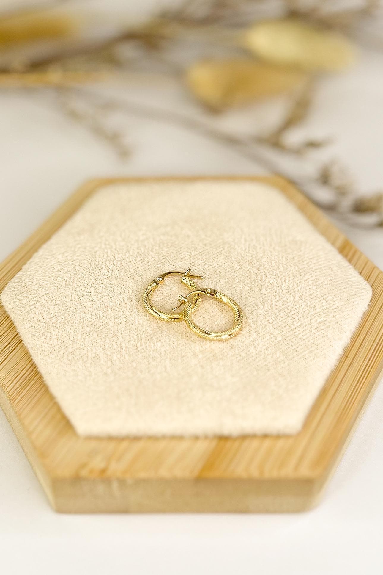 18K Solid Gold Hoop Earrings 15mm twist, Dainty Minimalist Gold Hoops, Small Everyday Earrings, Lightweight Statement Jewelry, Gift for Her