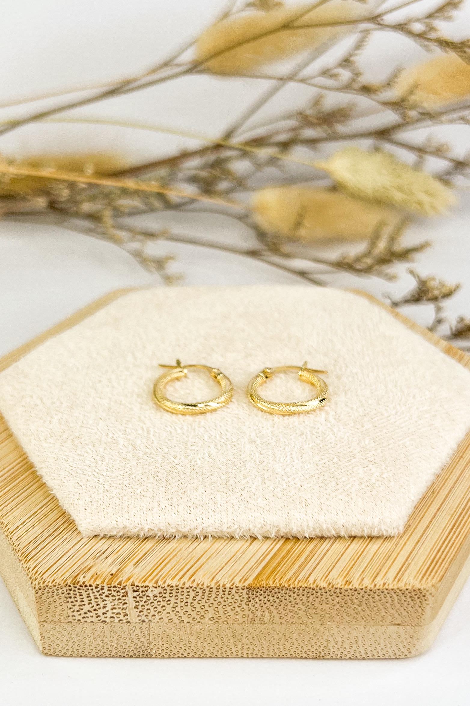18K Solid Gold Hoop Earrings 15mm twist, Dainty Minimalist Gold Hoops, Small Everyday Earrings, Lightweight Statement Jewelry, Gift for Her