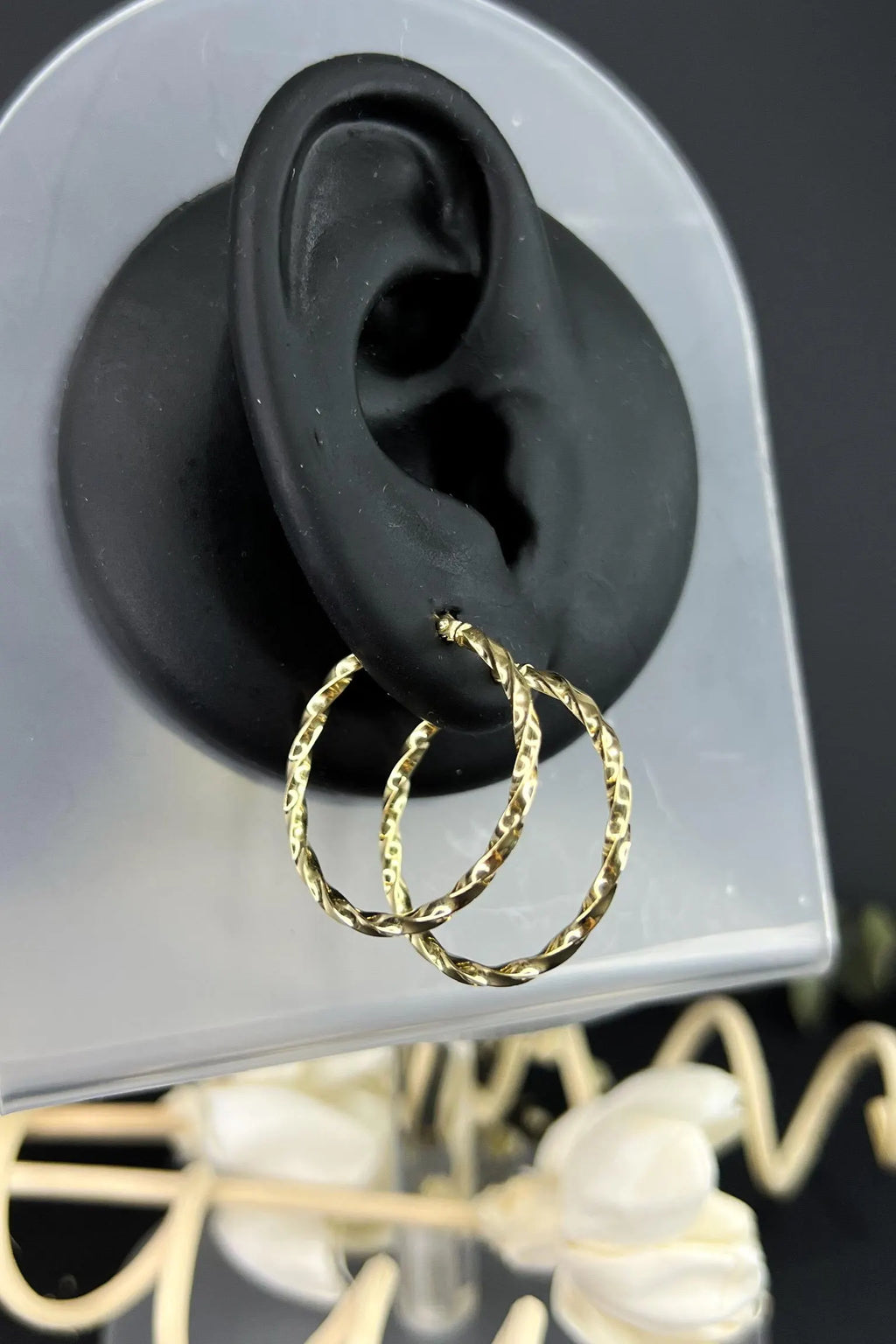 Solid 18K Gold Swirl Earrings, Twisted Minimalist Design, Fine Gold Jewellery, Lightweight Everyday Earrings