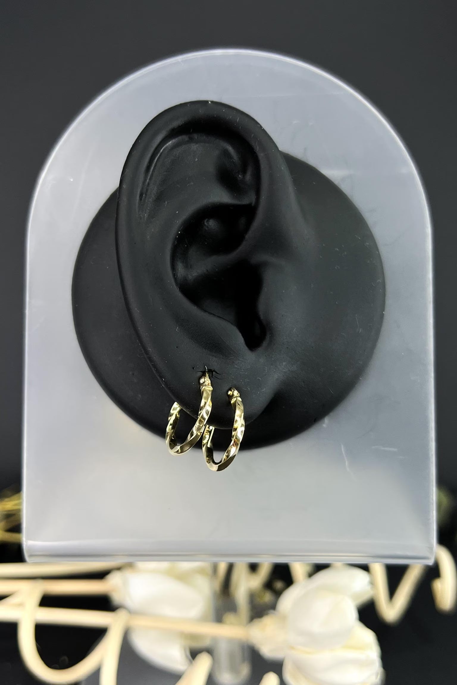 Solid 18K Gold Swirl Earrings, Twisted Minimalist Design, Fine Gold Jewellery, Lightweight Everyday Earrings